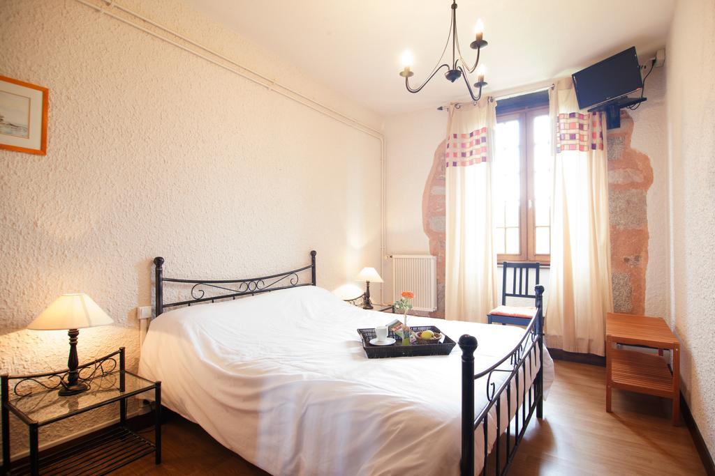 Domaine Le Prieure Hotel Chaumont-le-Bourg Room photo
