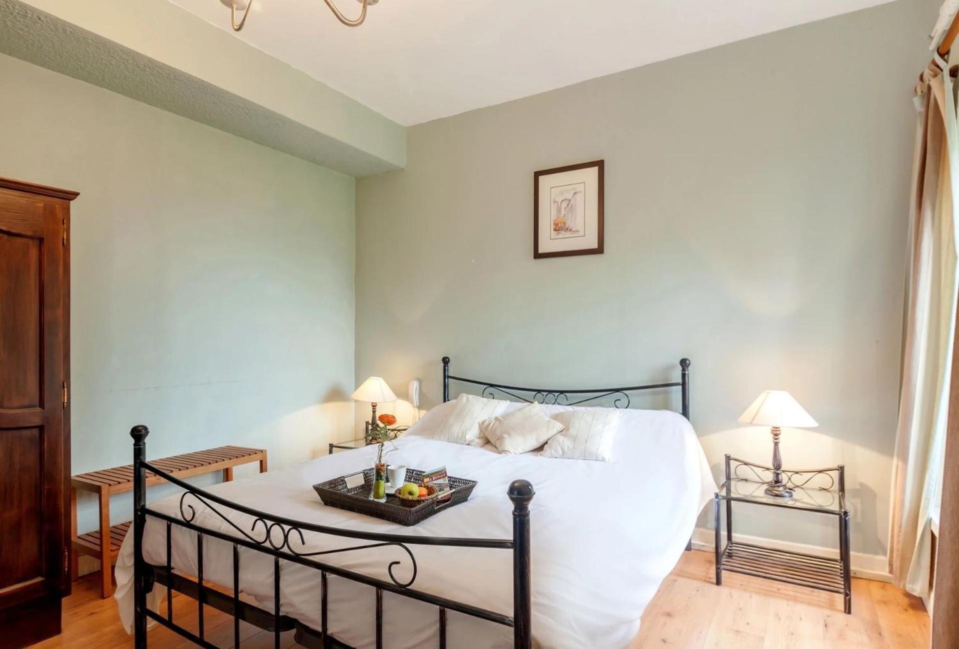 Domaine Le Prieure Hotel Chaumont-le-Bourg Room photo