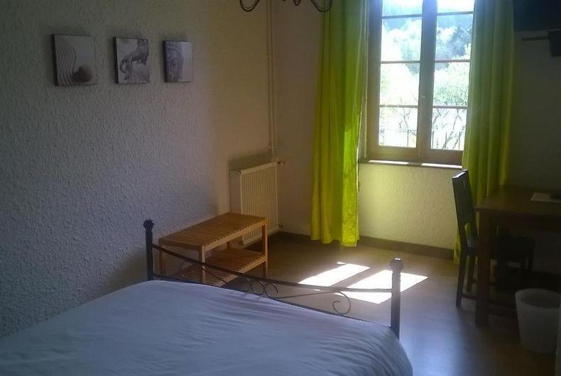 Domaine Le Prieure Hotel Chaumont-le-Bourg Room photo