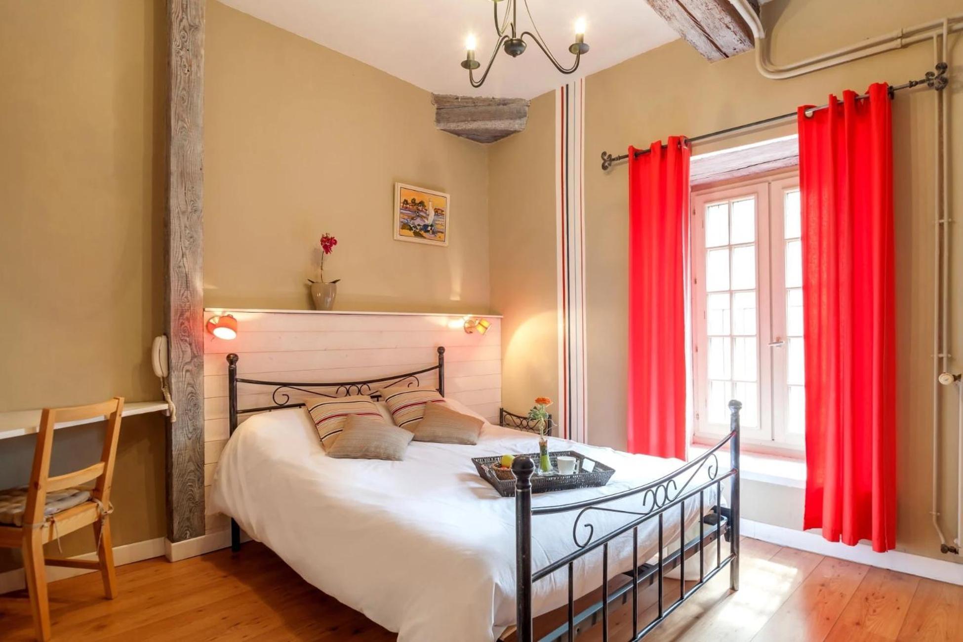Domaine Le Prieure Hotel Chaumont-le-Bourg Room photo